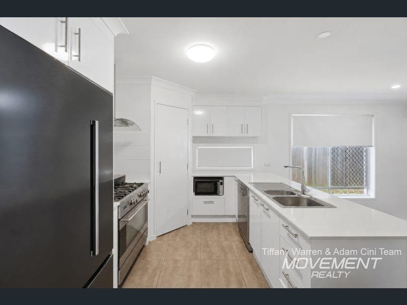 77 Normanby Crescent, Burpengary East — photo 1 of 5