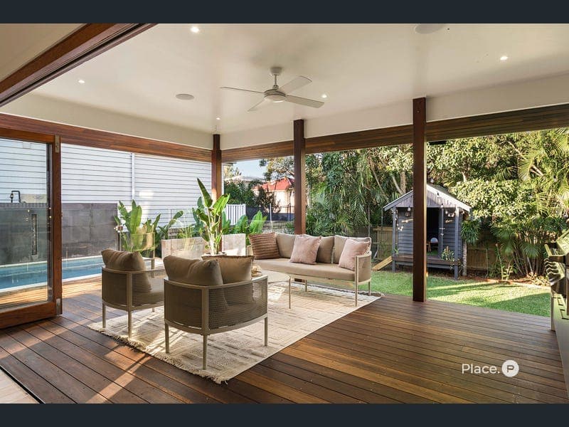 72 Smallman Street, Bulimba — photo 1 of 5