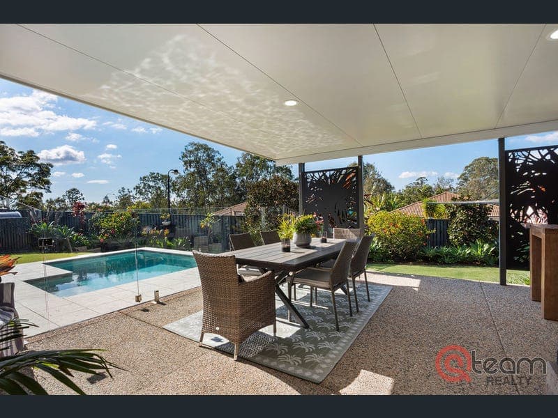 2 Sovereign Drive, Deebing Heights — photo 1 of 5