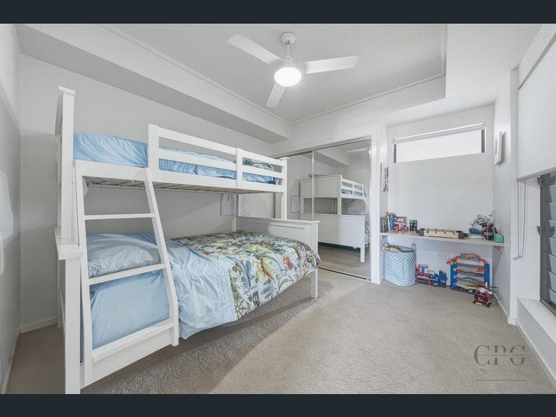 1203/16 Surbiton Court, Carindale — photo 1 of 5
