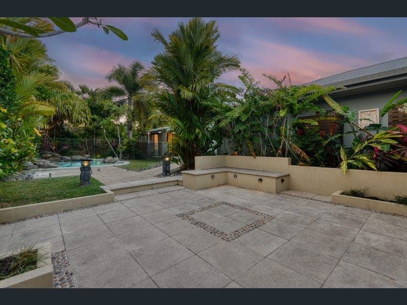 18 Yiki Street, Port Douglas — photo 1 of 5