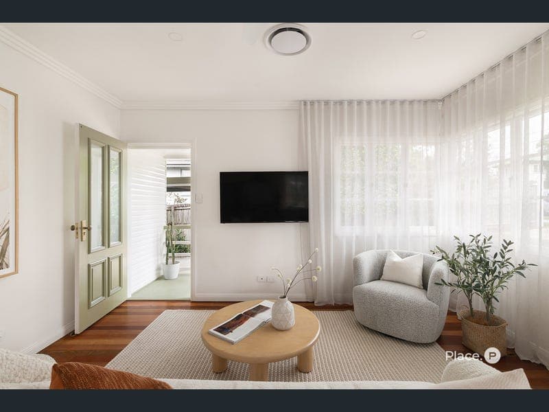 9 Opal Street, Holland Park — photo 1 of 5