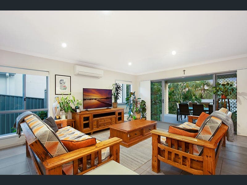 16 Baxton Place, Shailer Park — photo 1 of 5
