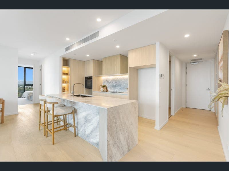 1103/30 First Avenue, Broadbeach — photo 1 of 5