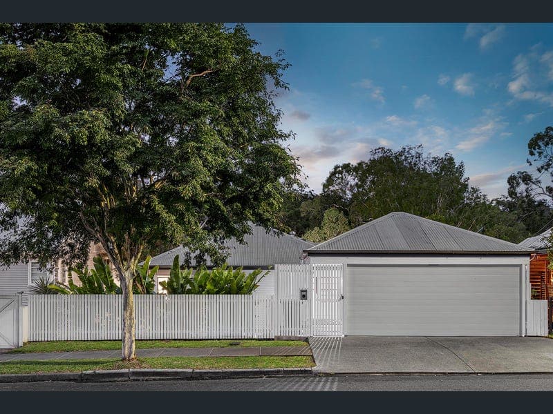 44 Hecklemann Street, Carina Heights — photo 1 of 5