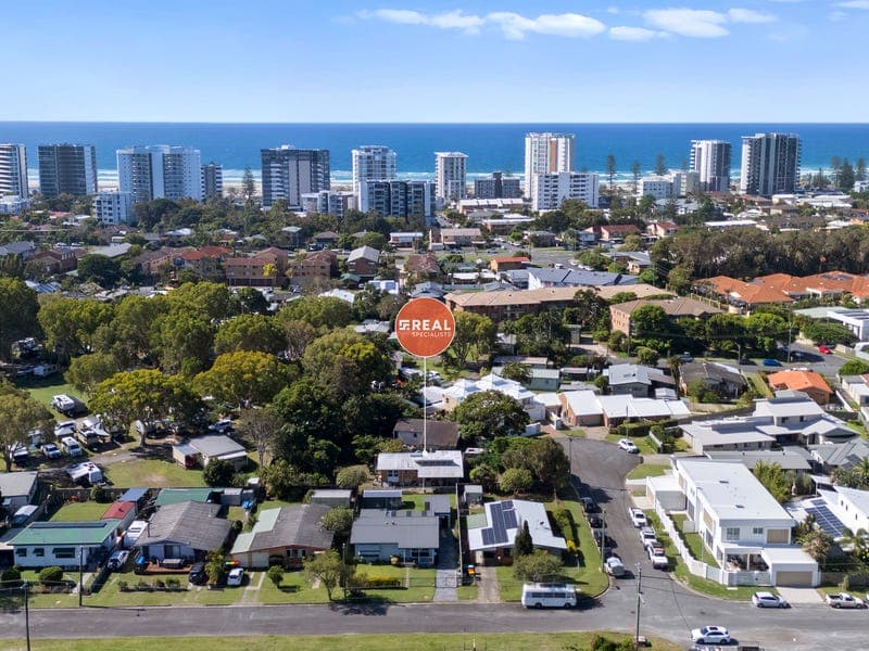 4 Gala Grove, Coolangatta — photo 1 of 5