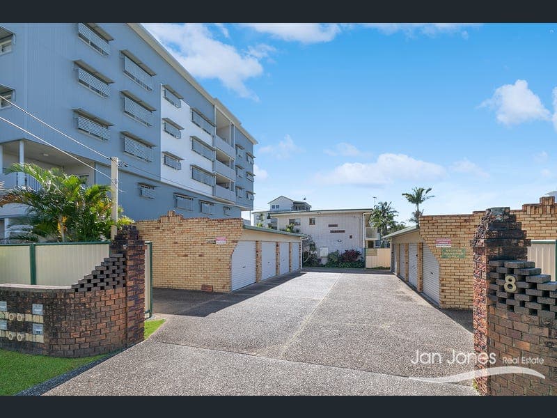 2/8 Jeffrey Street, Redcliffe — photo 1 of 5