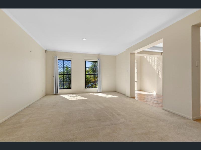 41 Coventry Circuit, Carindale — photo 1 of 5