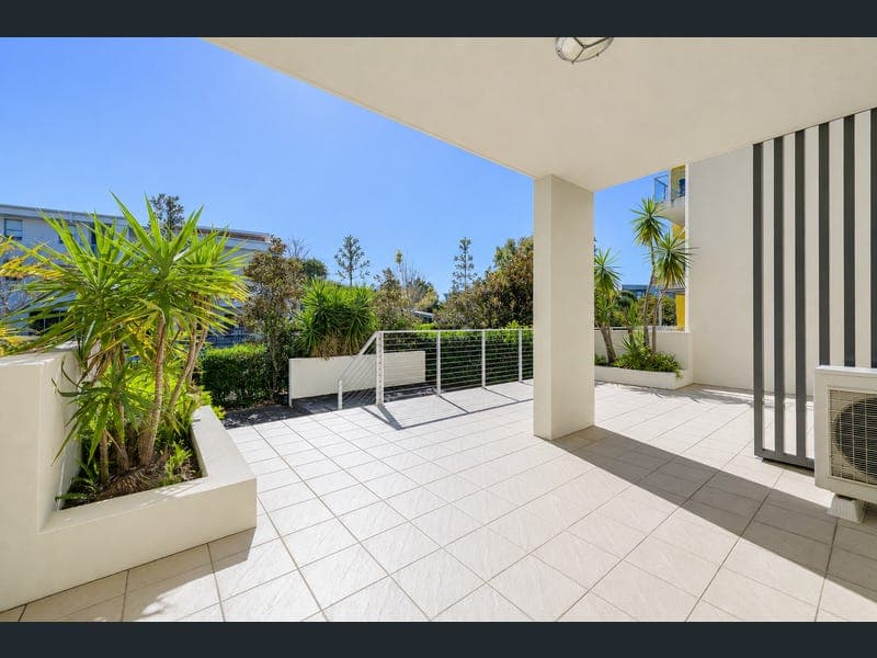 714/66 Sickle Avenue, Hope Island — photo 1 of 5