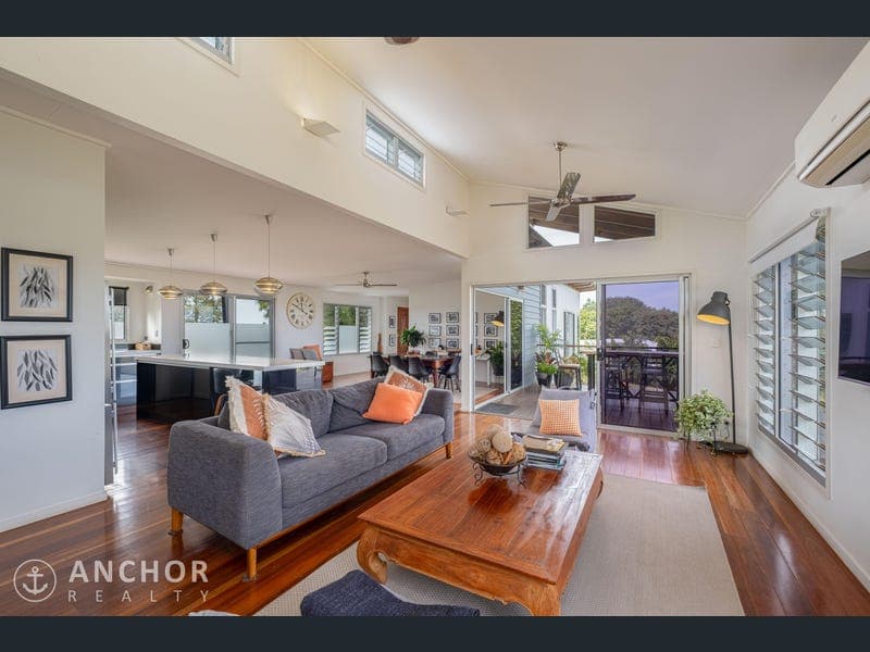 18 Kauri Court, Chatsworth — photo 1 of 5