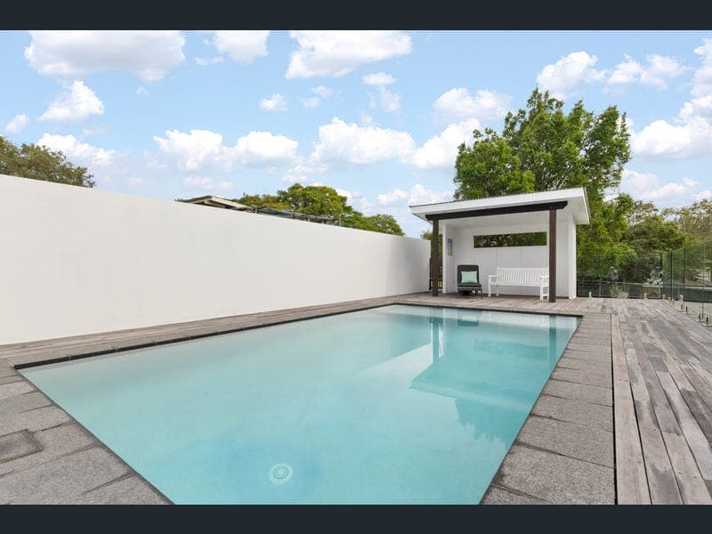 92 Lade Street, Gaythorne — photo 1 of 5