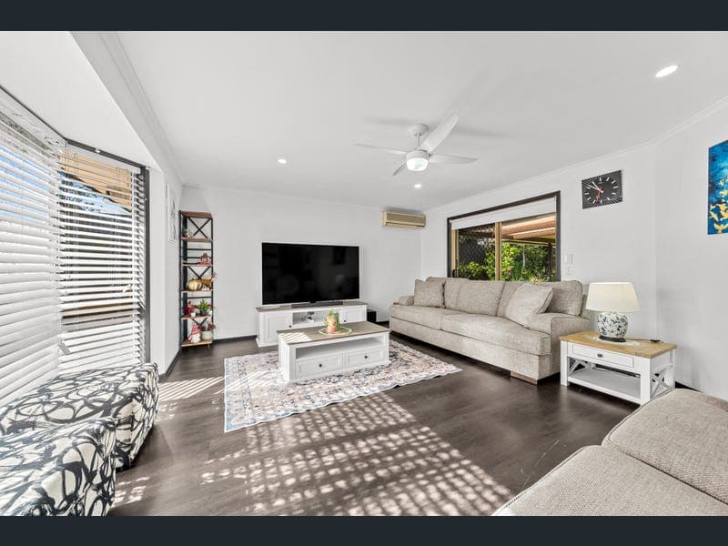 15 Beechal Street, Runcorn — photo 1 of 5