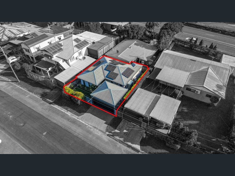 13 Ward Street, Mooroobool — photo 1 of 5