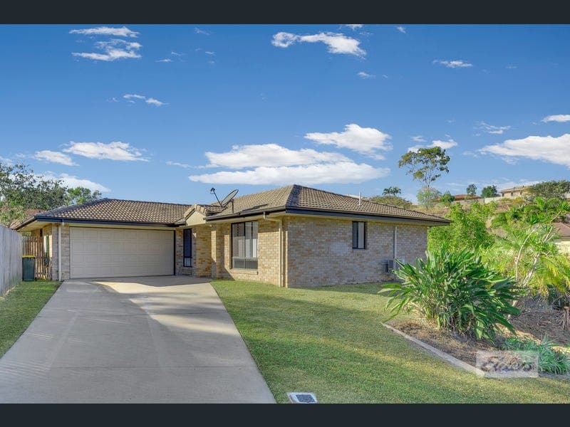 27 Waratah Street, Kin Kora — photo 1 of 5