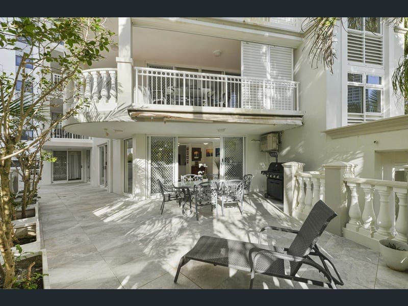 16/122-130 Old Burleigh Road, Broadbeach — photo 1 of 5