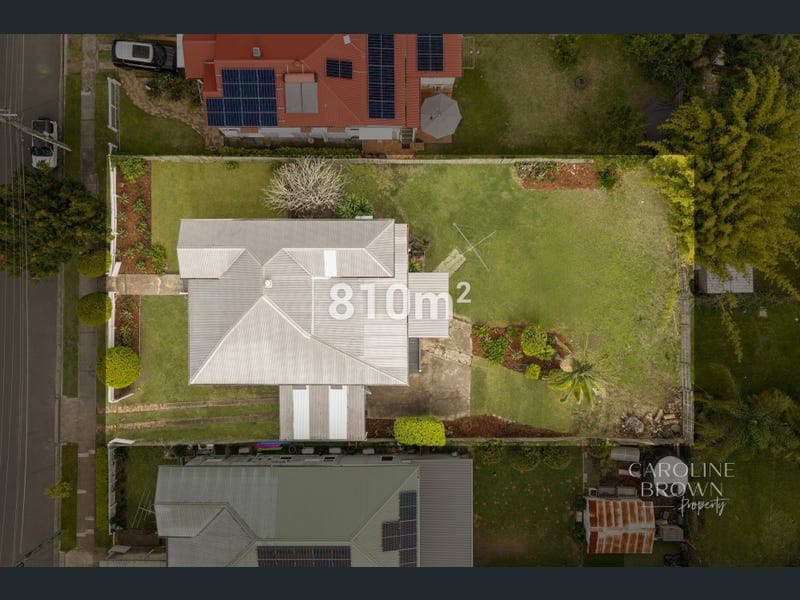 15 Lodge Street, Toowong — photo 1 of 5