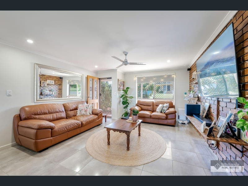 10 Linden Crescent, Qunaba — photo 1 of 5