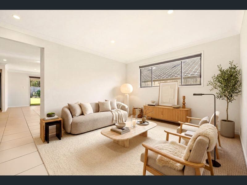 14 Brooklyn Close, Park Ridge — photo 1 of 5