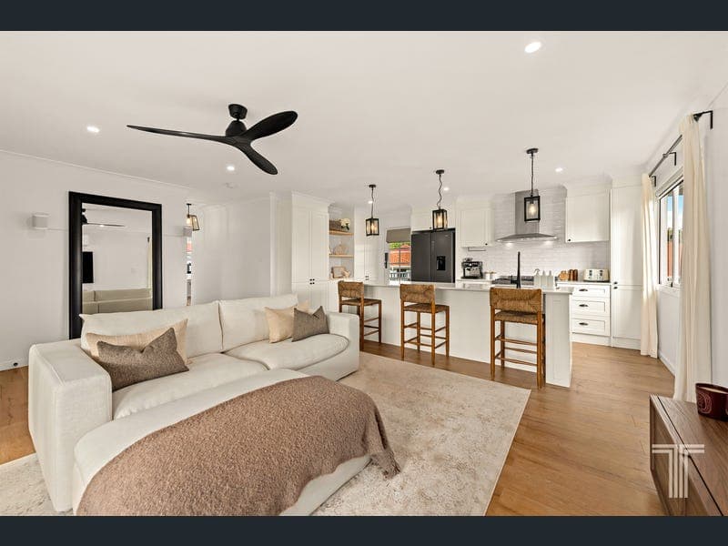 58 Milanion Crescent, Carindale — photo 1 of 5