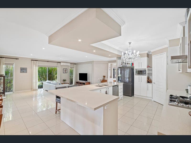 5-7 Hidden Grove, Caboolture — photo 1 of 5