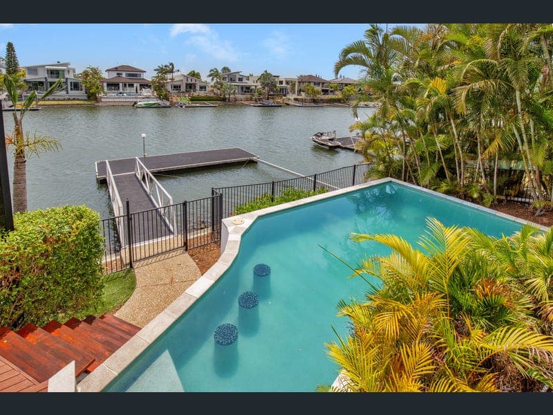 84 Southaven Drive, Helensvale — photo 1 of 5