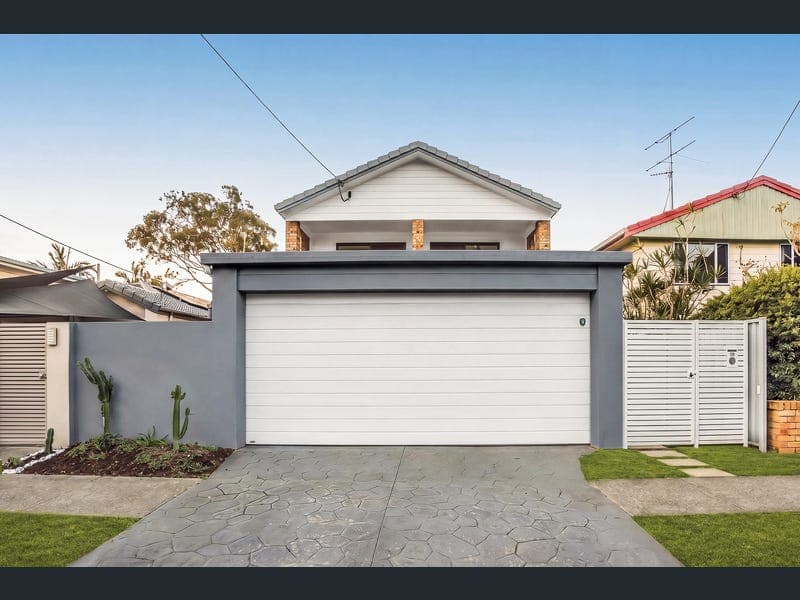 19 Glenelg Avenue, Mermaid Beach — photo 1 of 5