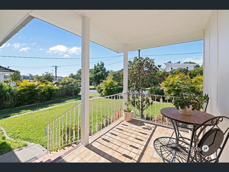 18 Meyrick Street, Cannon Hill — photo 1 of 5
