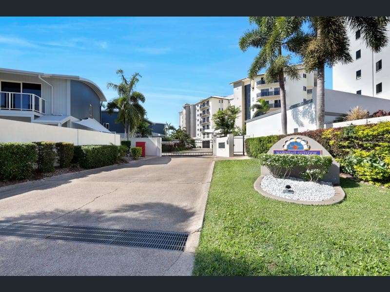 9/3 Megan Place, Mackay Harbour — photo 1 of 5