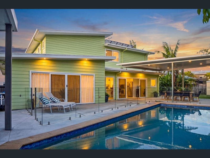 20 Barton Street, Reedy Creek — photo 1 of 5