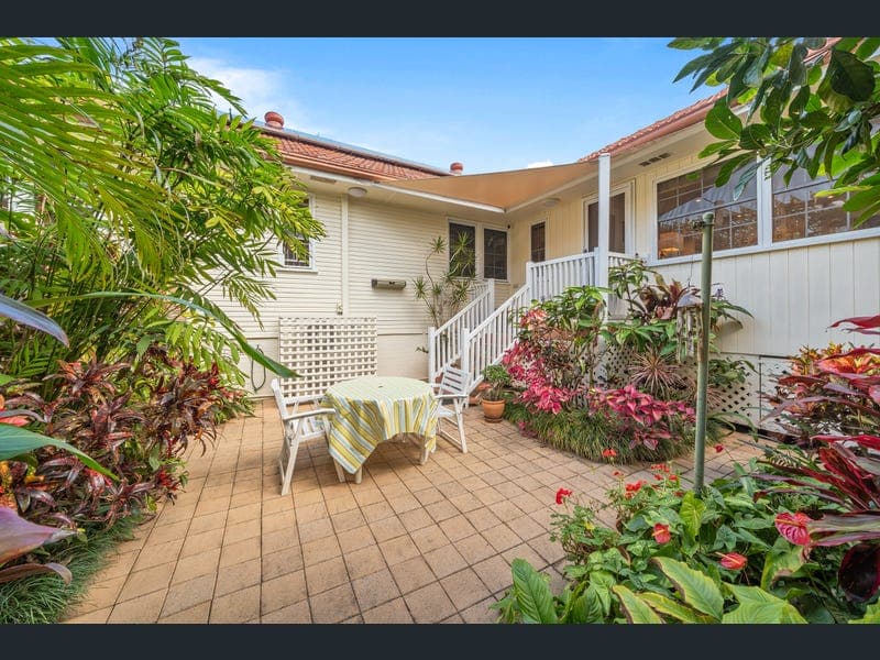 51 Highlands Street, Wavell Heights — photo 1 of 5