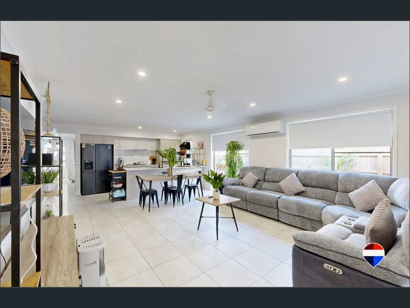 10 Pampling Street, Caboolture South — photo 1 of 5