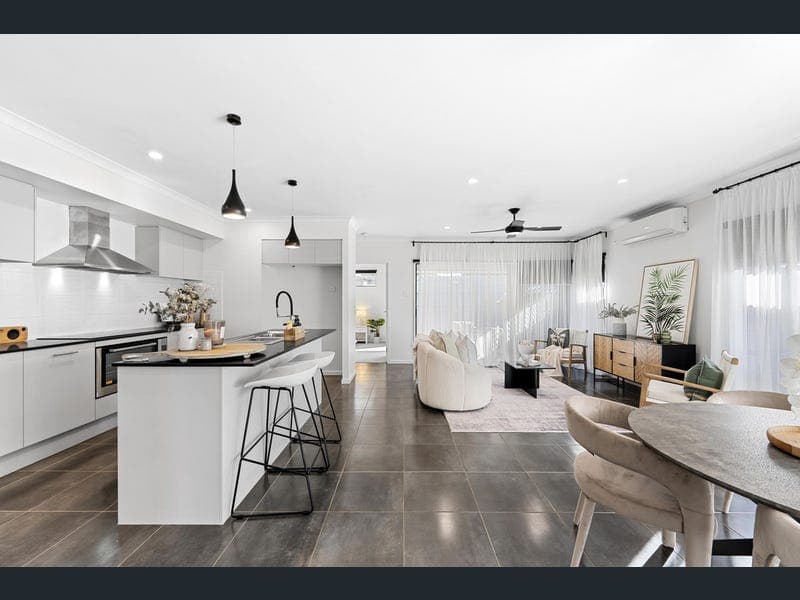 36 Meredith Crescent, Baringa — photo 1 of 5