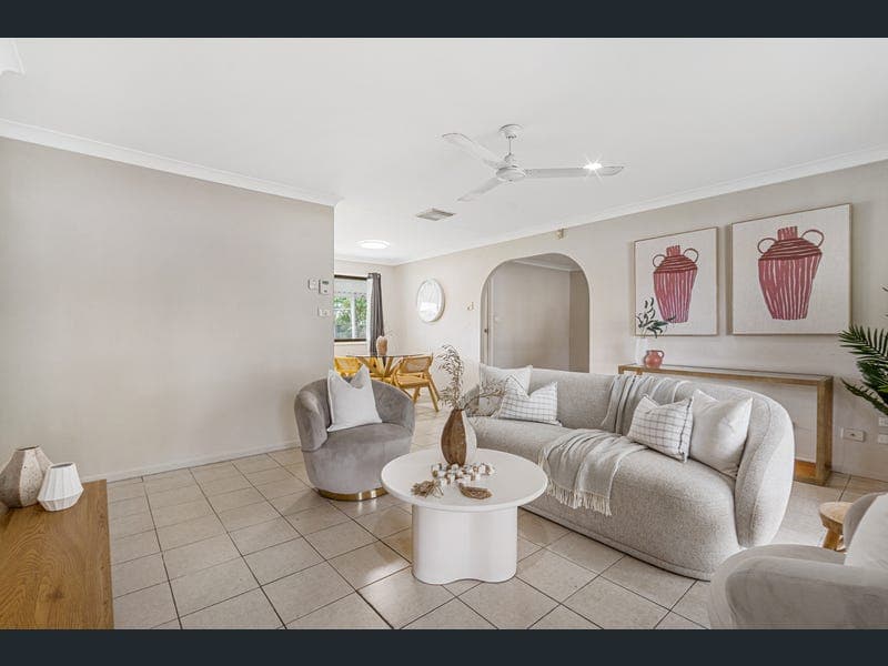 8 Carbeen Court, Logan Central — photo 1 of 5
