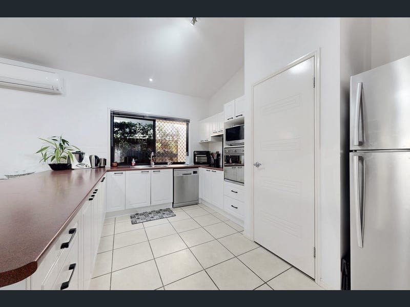 5 Woombye Close, North Lakes — photo 1 of 5