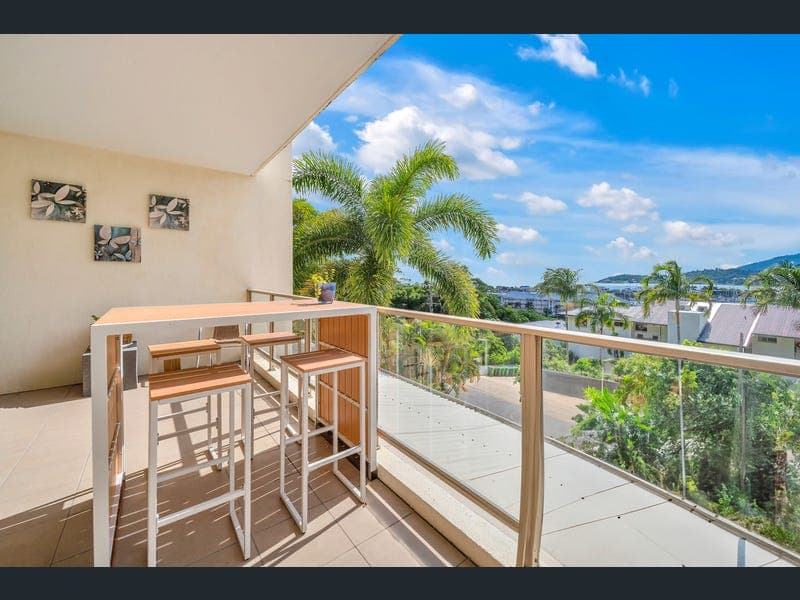 2/15 Hermitage Drive, Airlie Beach — photo 1 of 5