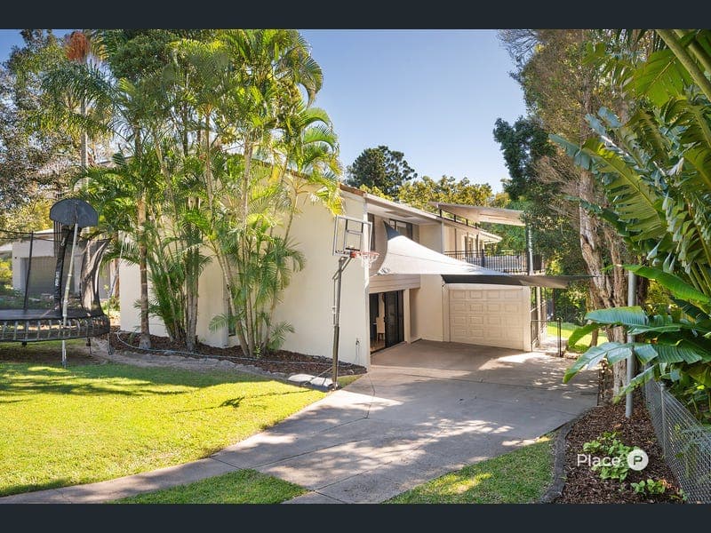 54 Olive Grove, Balmoral — photo 1 of 5