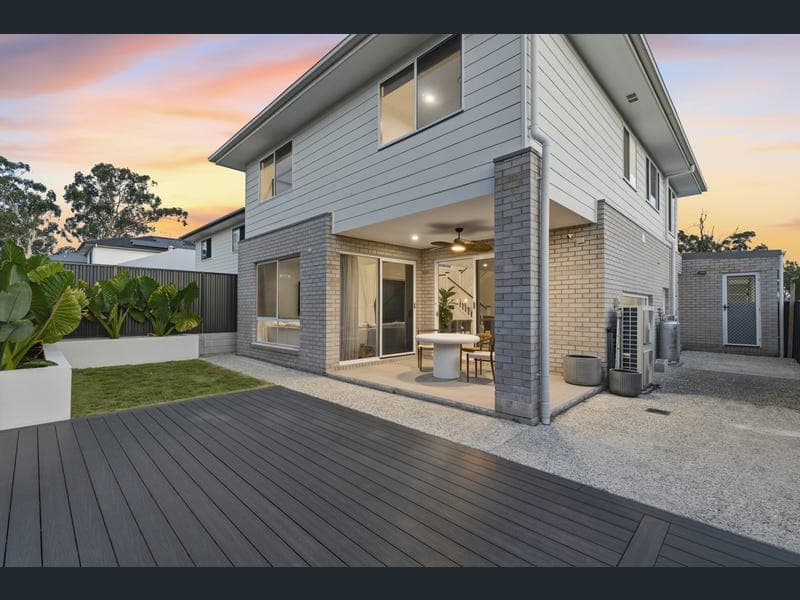 12 Leading Place, Calamvale — photo 1 of 5