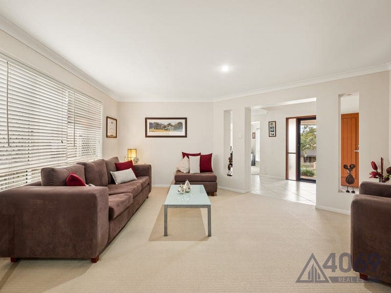 71 Beaufort Crescent, Moggill — photo 1 of 5