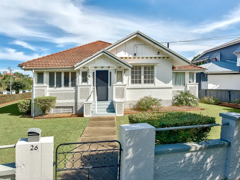26 Clyde Road, Herston — photo 1 of 5
