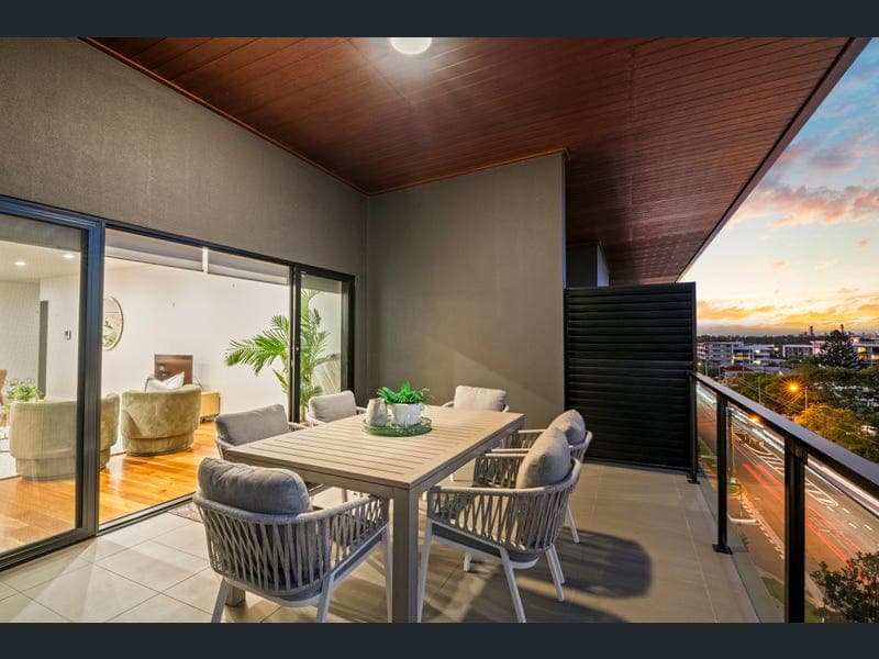 407/6 Quarry Road, Sherwood — photo 1 of 5