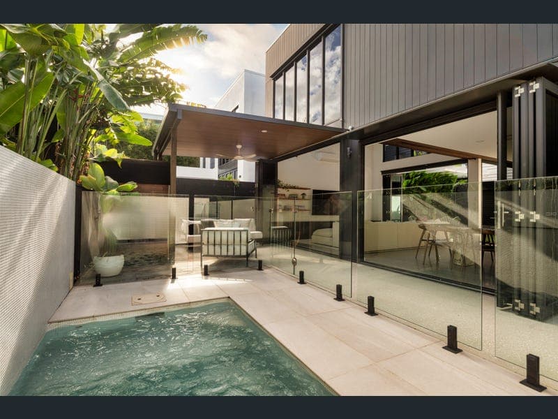 15 Bailey Street, New Farm — photo 1 of 5