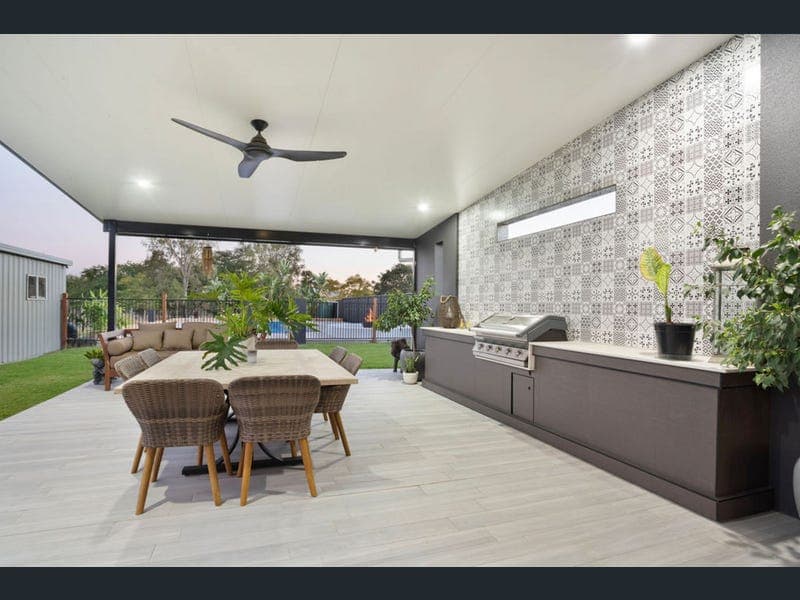 139 Moores Pocket Road — photo 1 of 5