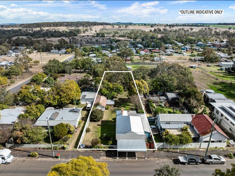 123 Mocatta Street, Goombungee — photo 1 of 5