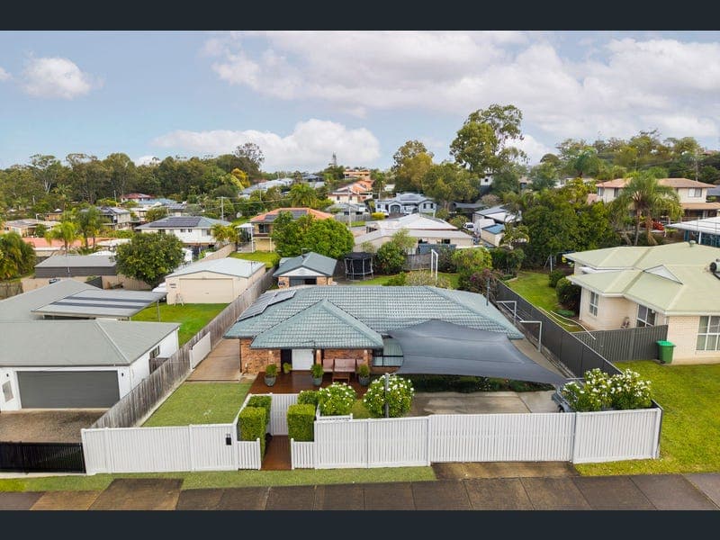 11 Abbotsleigh Street, Thornlands — photo 1 of 5