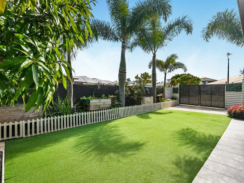 9 Beaufort Circuit, Banksia Beach — photo 1 of 5