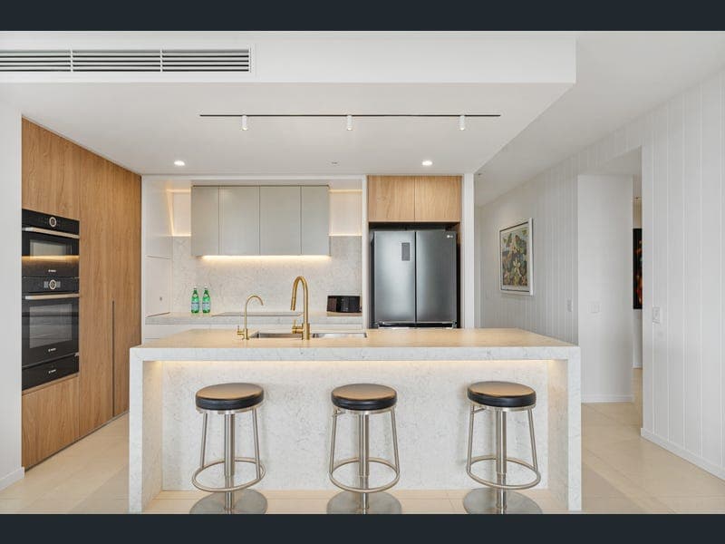 42/20 Executive Drive, Burleigh Waters — photo 1 of 5