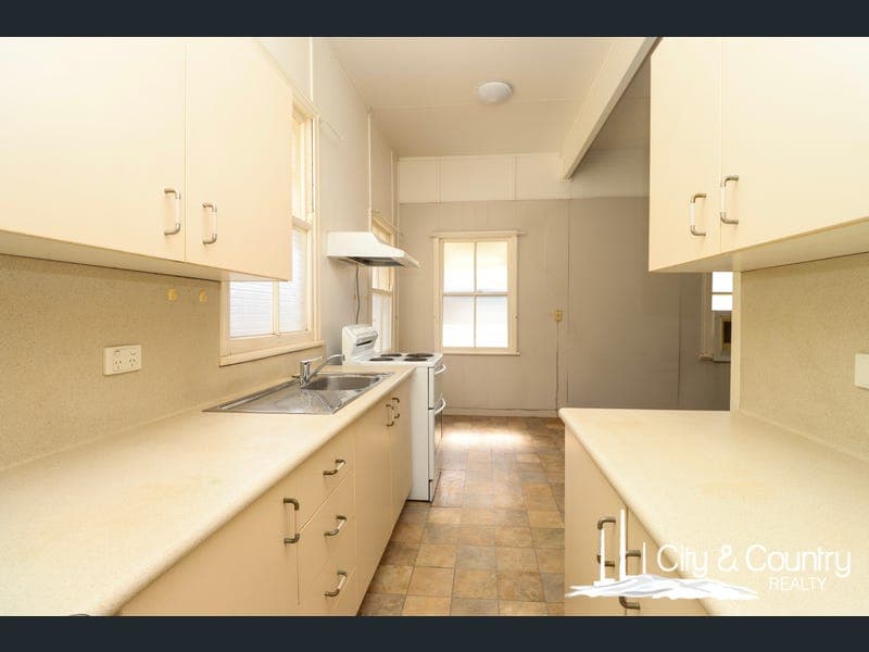 2 Davidson Street, Mount Isa — photo 1 of 5