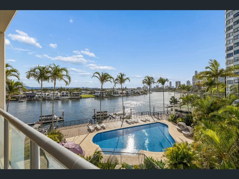 11/2894-2910 Gold Coast Highway, Surfers Paradise — photo 1 of 5