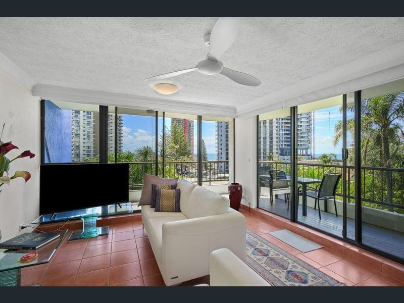 19/2943 Surfers Paradise Boulevard — photo 1 of 5