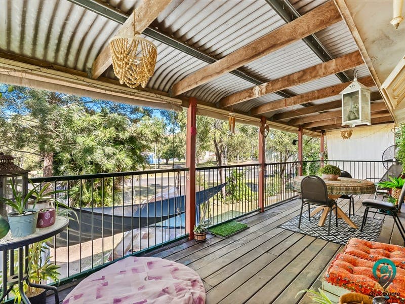 33 Thompson Avenue, Mount Morgan — photo 1 of 5